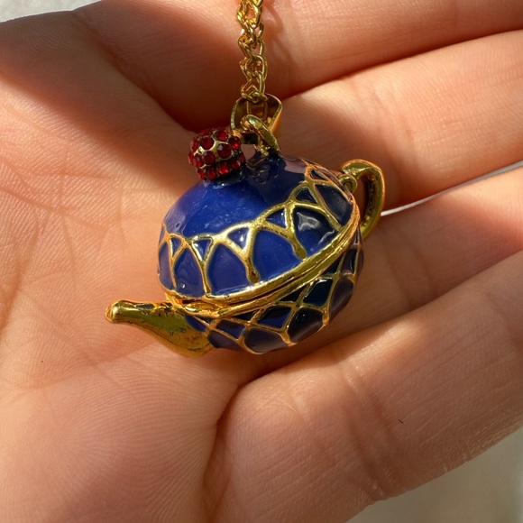 Anthropologe unique adjustable Blue and Gold Teapot Pendant Necklace - Picture 9 of 9